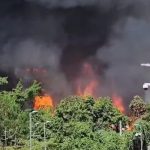 Incêndio de grandes proporções atinge os Estúdios Globo! Fogo se alastra em complexo de Curicica. (Foto: Reprodução)