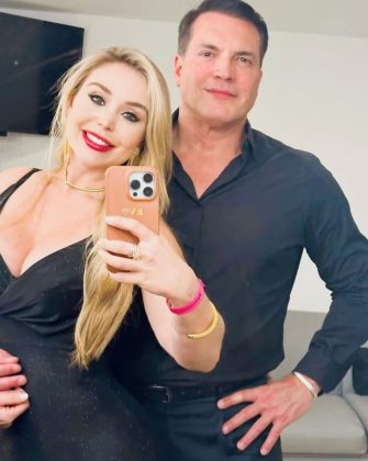 Daniel Boaventura é casado com a atriz Roberta Vohs, 20 anos mais jovem. (Foto: Instagram)