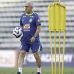 Dorival Júnior fará mudanças na equipe titular. (Foto: Rafael Ribeiro/CBF)