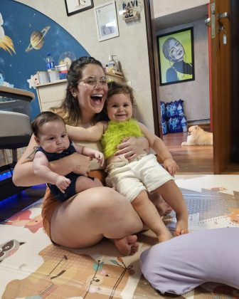 Viih Tube brinca ao ver sua filha Lua fugir de banho: "É minha filha mesmo" (Foto: Instagram)