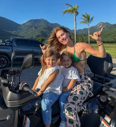 As filhas de Virginia faz surpresa para alta hospitalar do irmão caçula (Foto: Instagram)