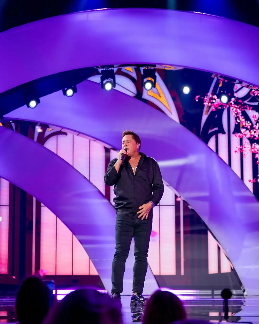 No último domingo (22), Leonardo se apresentou em Caruaru (PE), e revelou para o público que ficou alguns dias sem beber, devido a uma gastrite e por isso precisou cuidar (Foto: Instagram)