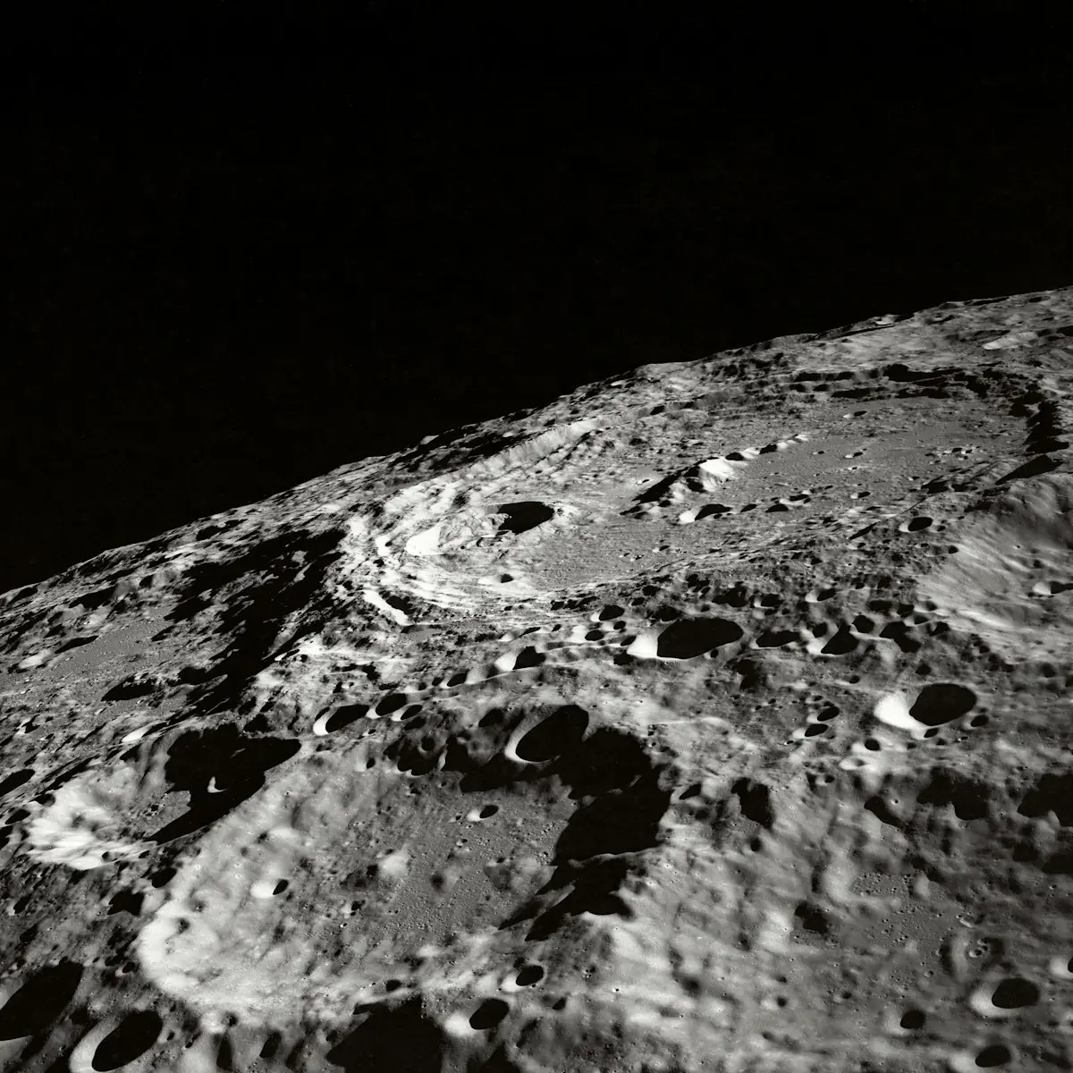 A descoberta também ajuda a entender erupções em outros corpos celestes (Créditos: Unsplash / NASA)