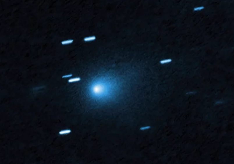 Cometa chamando atenção por sinais fora do padrão científico. (Créditos: NASA)