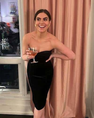 A jornalista Brittany Romano foi demitida após sorrir e piscar para a câmera durante o julgamento de Lindsay Clancy, acusada de matar os três filhos nos Estados Unidos. (Foto: Instagram)