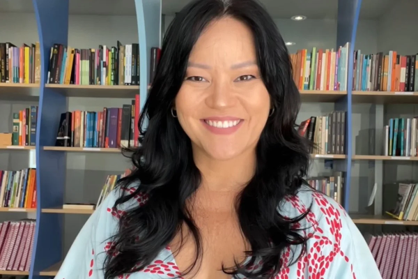 Geovanna Tominaga fala sobre superdotação e diagnóstico tardio aos 44 anos