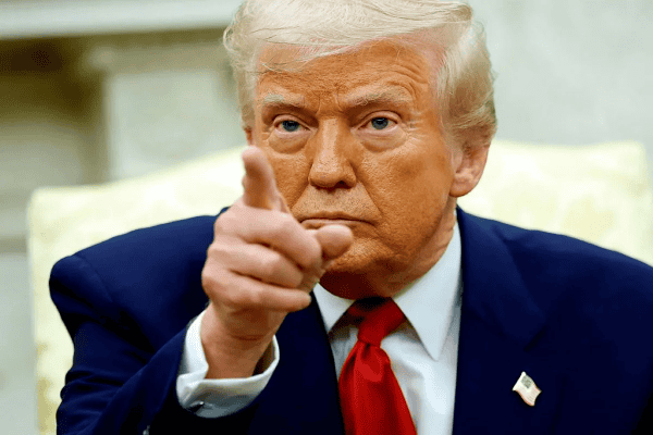 Trump faz anúncio explosivo e diz que EUA podem transformar Estreito de Ormuz em território americano