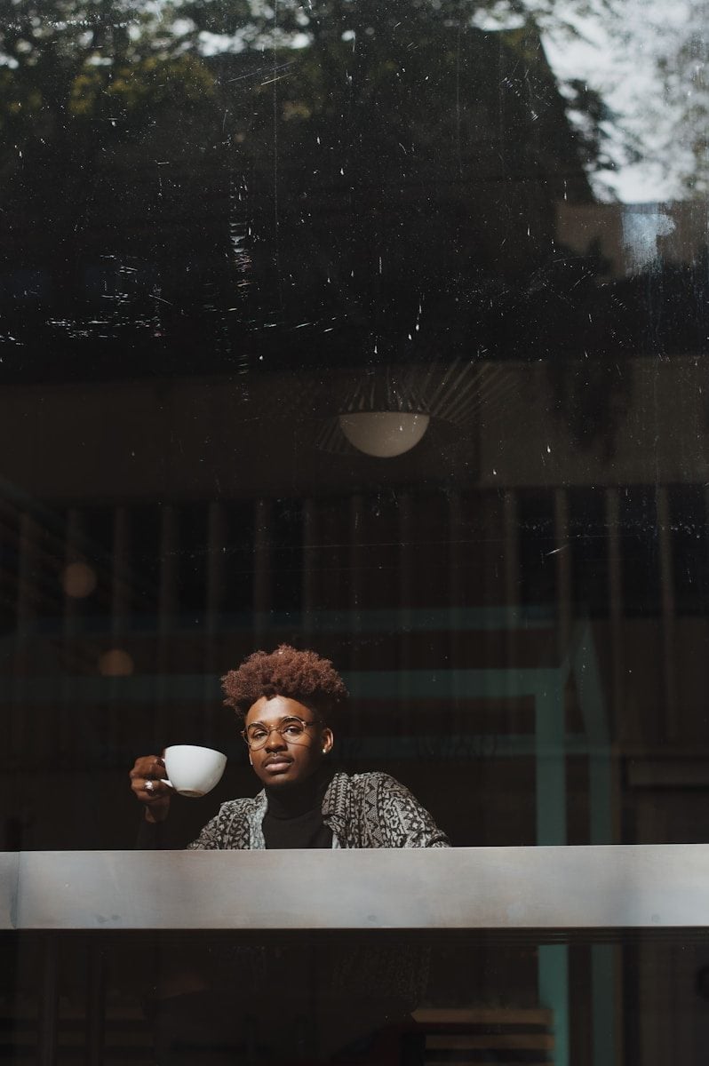 A bebida contém substâncias com ação antioxidante. (Créditos: Unsplash / Cassandra Hamer)