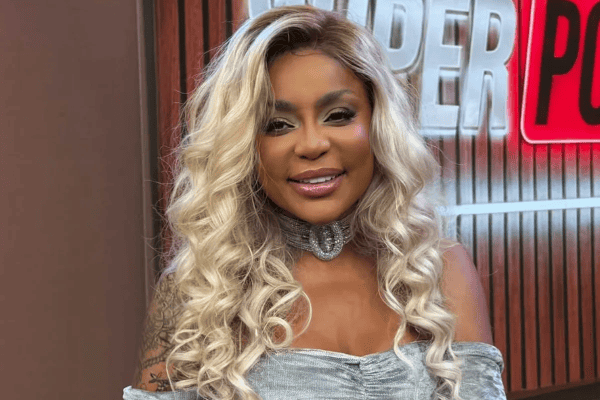 Cariúcha revela interesse em ser rainha de bateria da Grande Rio