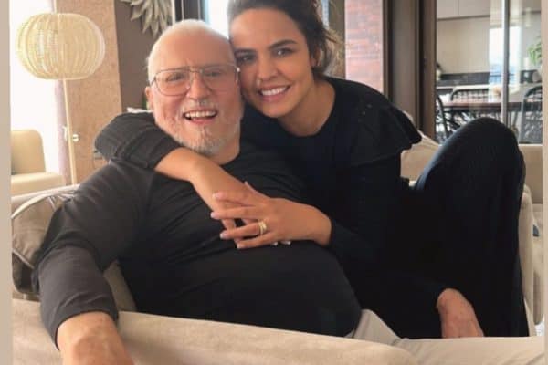 Aos 90, Carlos Alberto de Nóbrega revela segredo do casamento com esposa, de 47