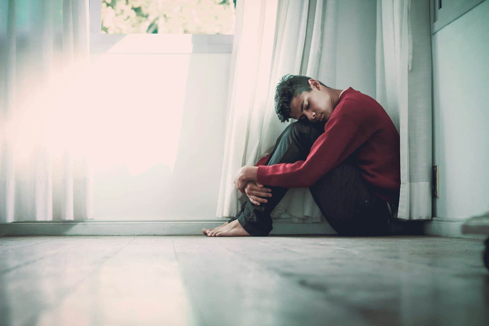 O cuidado com a saúde mental pode começar pelas escolhas do cotidiano (Créditos: Unsplash / Fernando @cferdophotography)