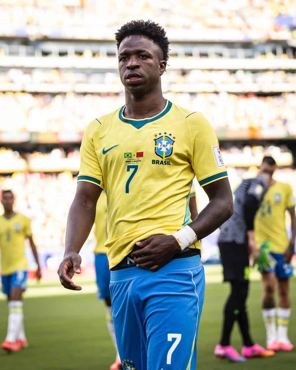 Pelo acordo atual, o jogador recebe uma média de 15 milhões de euros por ano, totalizando 75 milhões de euros líquidos ao longo de 5 temporadas, o equivalente a cerca de R$ 438,7 milhões no total. (Foto: Instagram)
