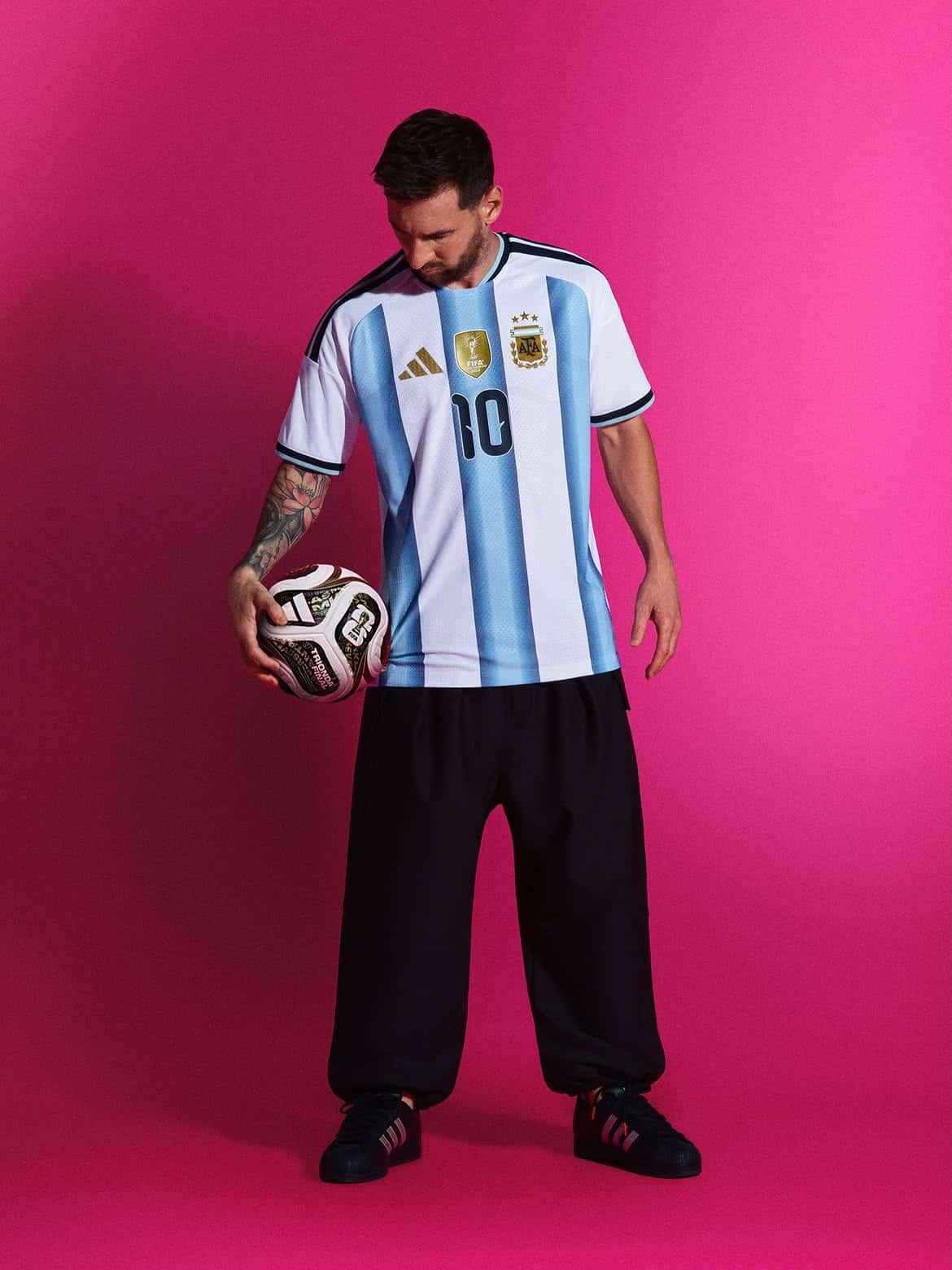No tributo publicado, o camisa 10 da Seleção da Argentina abriu o coração e não escondeu que cogita a possibilidade de antecipar sua aposentadoria dos campos. (Foto: Instagram)