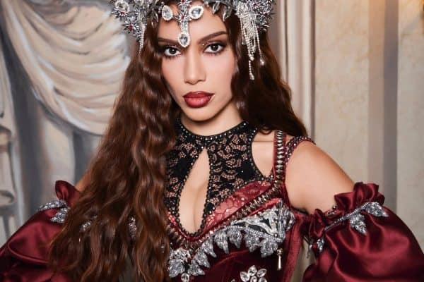 Anitta é escolhida pela Grande Rio para assumir posto de rainha de bateria, diz jornal