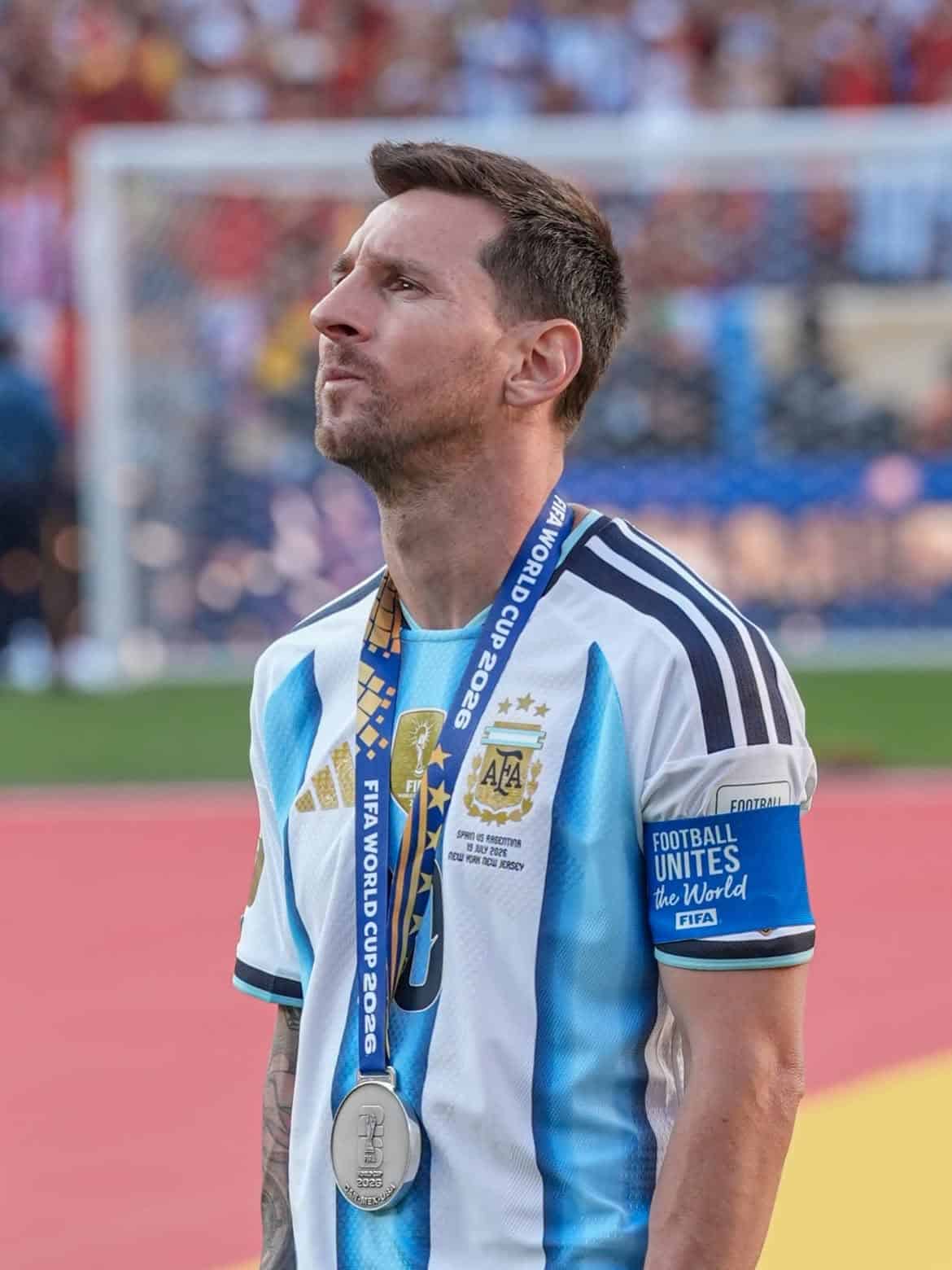 Por fim, o jogador argentino destacou toda gratidão ao pai. “Vou sentir muito a sua falta, mas você sempre vai estar presente, e sobretudo na educação dos meus filhos, porque os ensinou e os educou como vocês fizeram comigo”, concluiu. (Foto: Instagram)