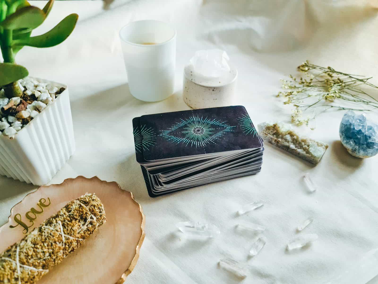 Previsões de agosto destacam oportunidades e mudanças para o zodíaco (Créditos: Unsplash / Edz Norton)