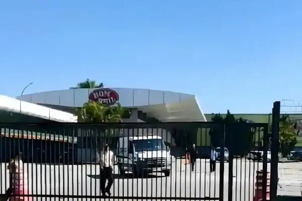 Vídeo revela saída dos corpos das vítimas da fábrica da Bombril após ataque brutal