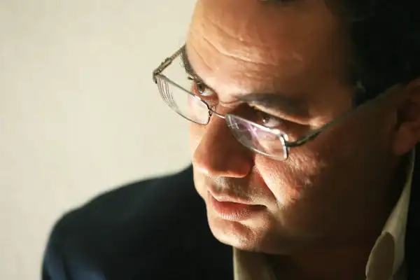 Augusto Cury questiona polarização em nova propaganda eleitoral na TV