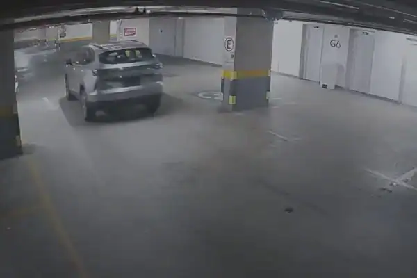 Vídeo mostra furto de carros de luxo no bairro Nova Suíça em BH