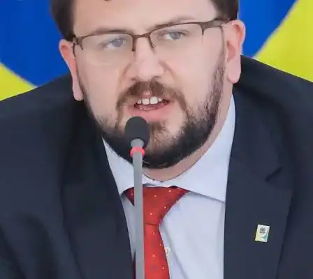 Assessor de Lula admite empréstimo intermediado por lobista ligado a Careca do INSS