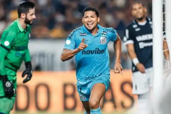 Cuca celebra classificação do Santos sobre o Remo e destaca disputa em três competições