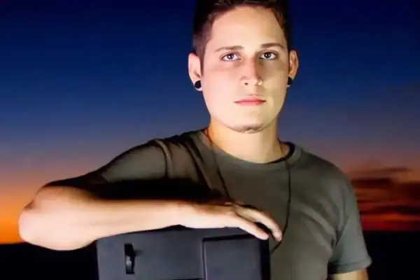 Tecladista de cantor sertanejo é preso após condenação por divulgação de pornografia infantil