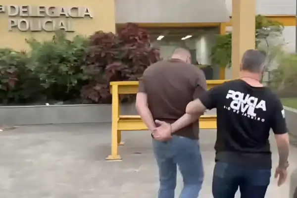 Falso médico é detido em Nova Iguaçu durante atendimento a criança com tumor cerebral
