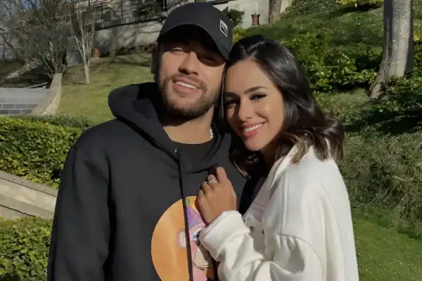 Bruna Biancardi e Neymar organizam festa julina com traje típico obrigatório