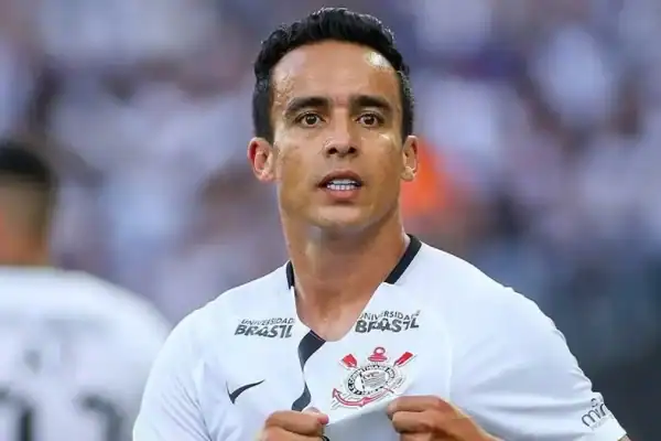 Jadson, ex-Corinthians, é preso por suspeita de violência doméstica contra a esposa no Paraná