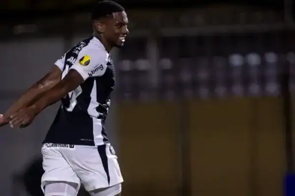 André desfalca o Corinthians contra o Red Bull Bragantino por dores na coxa direita