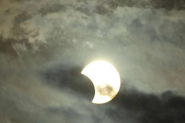 Por que o eclipse solar total não será visível em todo o Brasil
