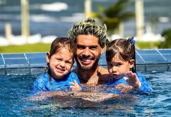 Zé Felipe informa recuperação de Maria Alice e Maria Flor após cirurgias