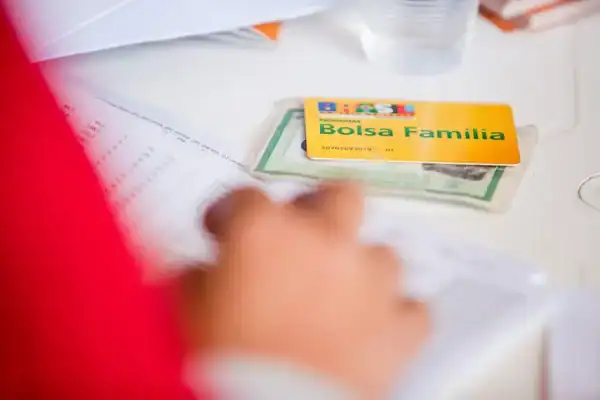 Entenda como o Bolsa Família pode ser suspenso após as eleições