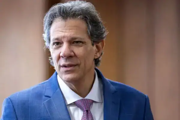 Motorista de Haddad mantém versão sobre horários; polícia aponta contradições