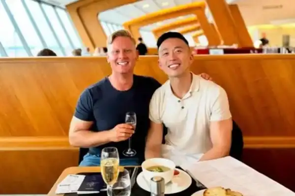 Empresário australiano internado após ser queimado por namorado em hotel de luxo
