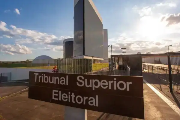 TSE valida desistência do PT em ação sobre recálculo do fundo eleitoral para 2026