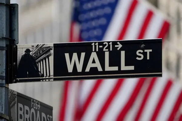 Bolsas de Nova York prolongam queda com juros dos Treasuries em patamares elevados