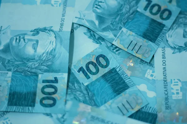 Bancários anunciam greve de 24 horas nesta quinta-feira