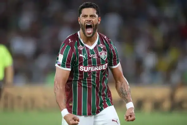 Hulk marca gol chorado e Fluminense vira sobre o Remo no Rio, afastando zebra no Brasileirão