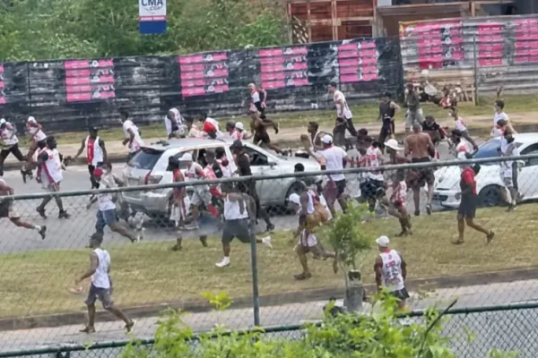 Torcedor do Bahia é espancado e esfaqueado até a morte horas antes do Ba-Vi