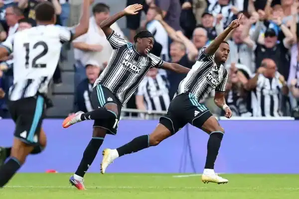 Liverpool empata com Newcastle e Manchester City vira contra Bournemouth na estreia da Premier League