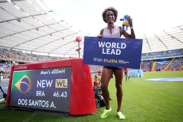 Alison dos Santos conquista vitória nos 400m com barreiras na Polônia com melhor marca do ano