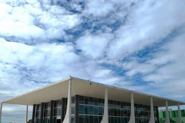 Entidades propõem ao STF acabar com férias de 60 dias para juízes