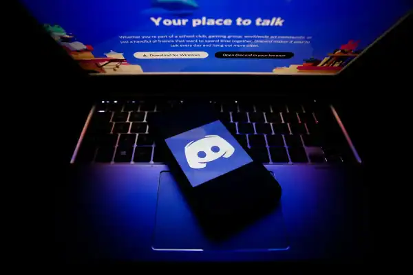Governo brasileiro mira o Discord após morte de adolescente exposta à automutilação