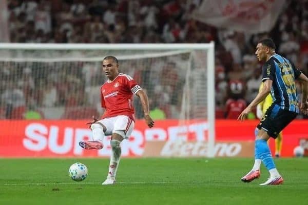 Internacional e Grêmio ficam no 0 a 0 em Gre-Nal 453 e decepcionam na Copa do Brasil