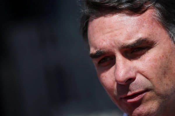 Flávio Bolsonaro vê alíquota de 28% do IVA como algo preocupante e garante atenção especial