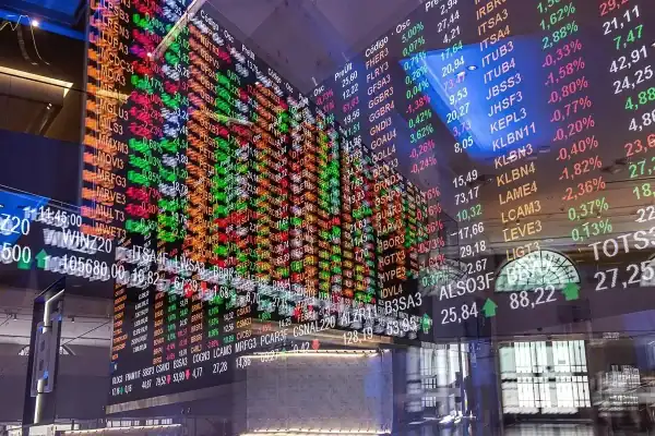 Ibovespa sobe timidamente em dia de cautela e escassez de catalisadores