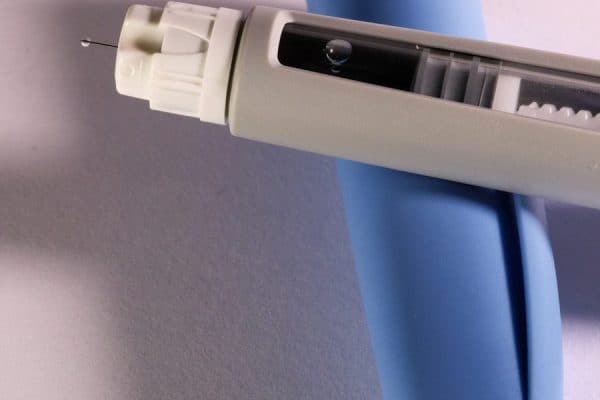 Caneta emagrecedora genérica chega com promessa de preço menor e pode mudar mercado no Brasil