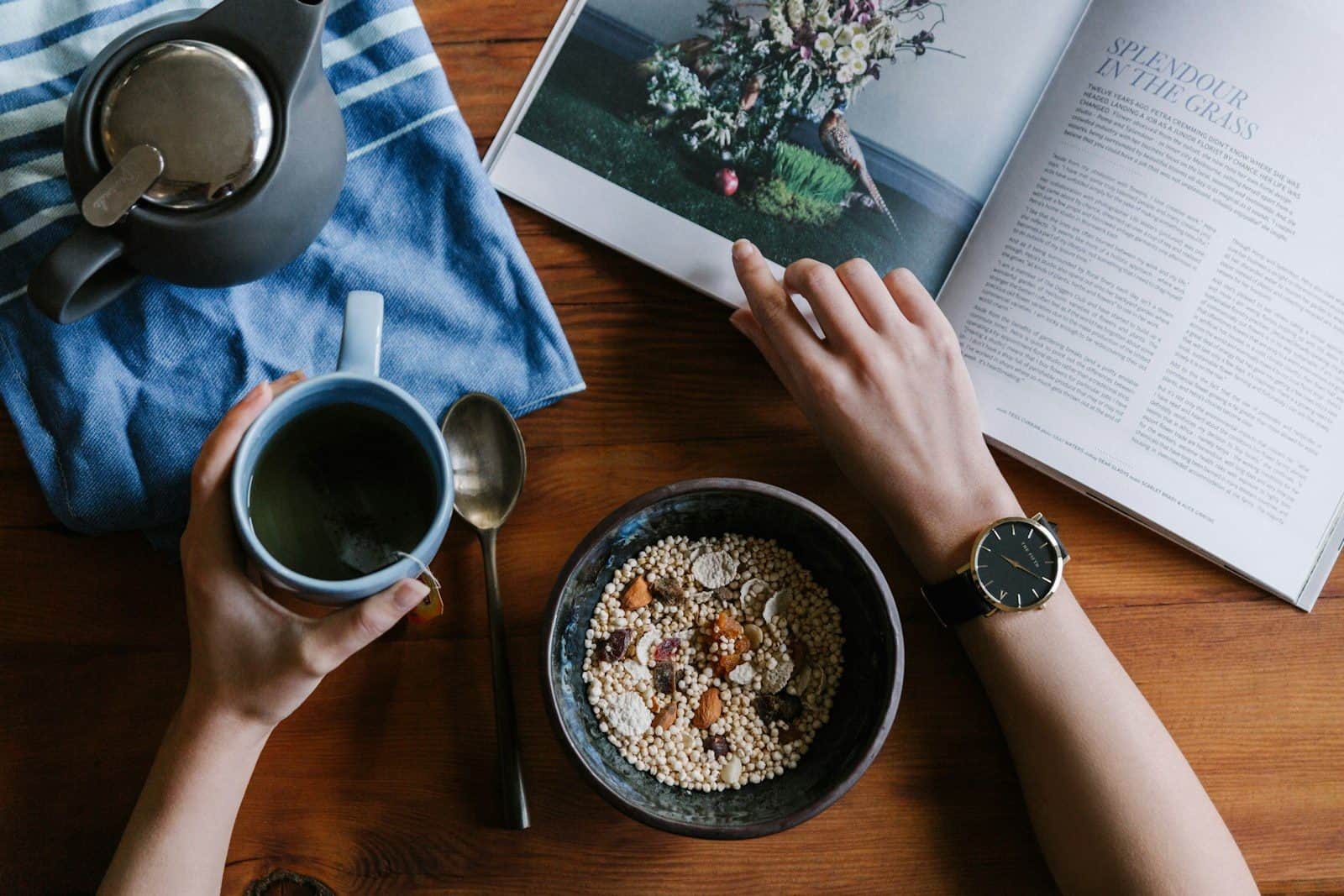 Adiar as demandas profissionais é uma das estratégias para começar a manhã de forma mais leve. (Créditos: Unsplash / THE 5TH)