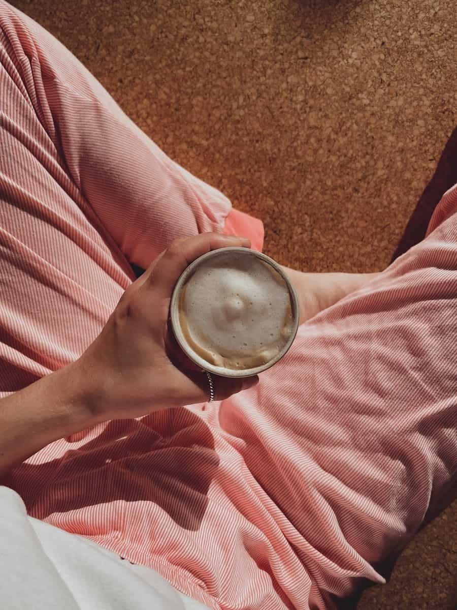 A manhã pode influenciar a disposição para enfrentar as tarefas do trabalho. (Créditos: Unsplash / Laura Cleffmann)